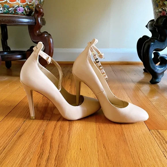 Zara Nude Pump with Gold Strap - Picture 6 of 6